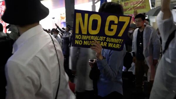Столкновения активистов с полицией перед саммитом G7 в Хиросиме - Sputnik Армения