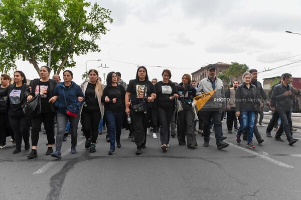 Акция родителей погибших военнослужащих и их сторонников в поддержку арестованной Гаяне Акопян (20 мая 2023). Еревaн - Sputnik Արմենիա