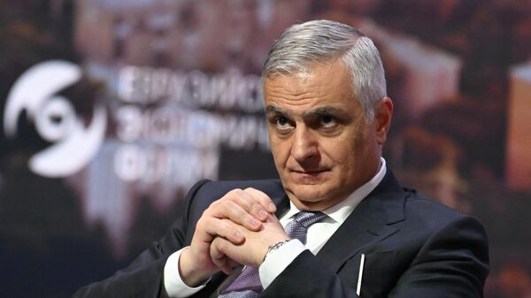 Вице-премьер Республики Армения Мгер Григорян на пленарном заседании Евразийского экономического форума (24 мая 2023). Москва - Sputnik Армения