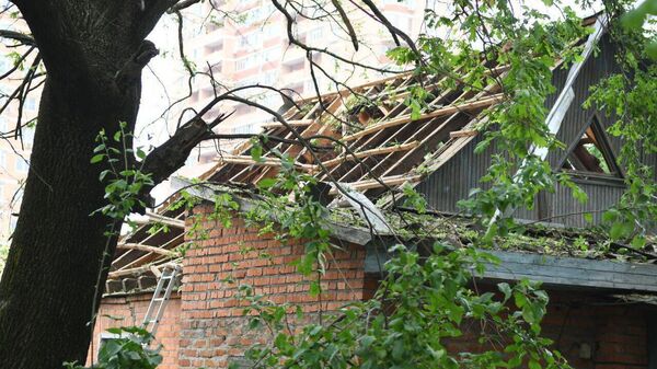В результате ночного взрыва в Краснодаре в одной из жилых пятиэтажек выбило окна.  - Sputnik Армения