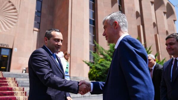 Լևոն Հովհաննիսյանն ու Ալեքսեյ Լոգվինենկոն - Sputnik Արմենիա