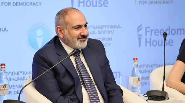 Премьер-министр Никол Пашинян на Армянском форуме демократии в прямом эфире (31 мая 2023). Еревaн - Sputnik Армения