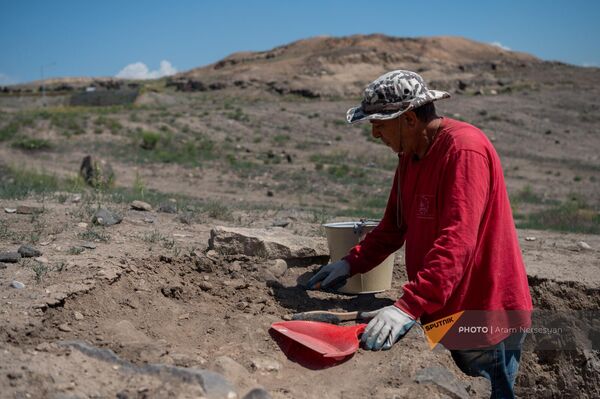 Раскопки на территории холма - Кармир блур - Sputnik Армения