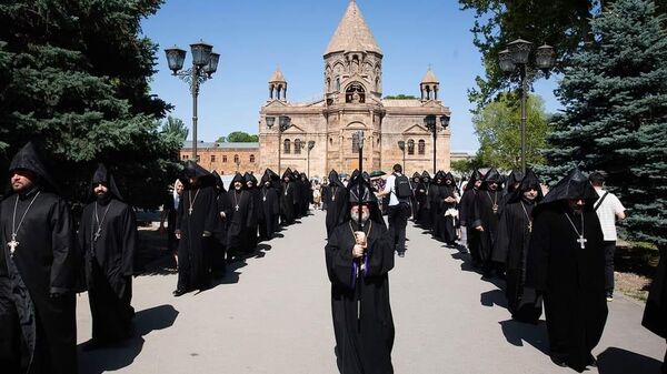 Торжественная процессия в память святой девы Гаянэ (6 июня 2023). Эчмиадзин - Sputnik Армения