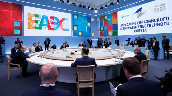 Премьер-министр Армении Никол Пашинян принял участие в работе межправительственного совета стран ЕАЭС и Совета глав правительств СНГ (7 июня 2023). Сочи - Sputnik Армения