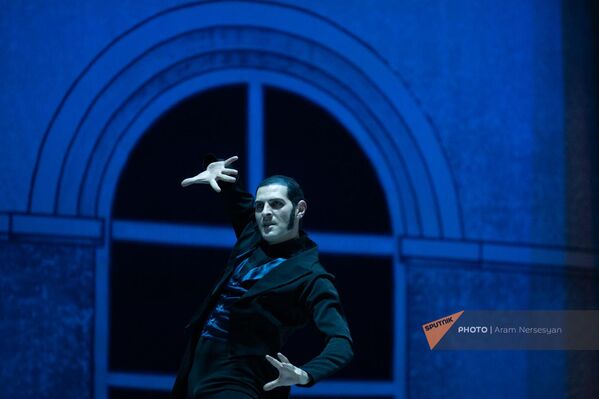 Солист труппы Национального академического театра оперы и балета им. Спендиаряна  - Sputnik Армения