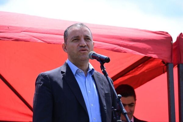 Министр экономики Ваан Керобян на фестивале стрижки овец в общине Хот (10 июня 2023). Сюник - Sputnik Армения
