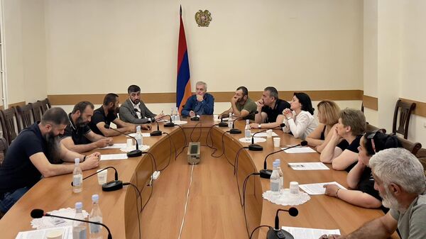 Գերիների և անհետ կորածների ծնողներն ԱԺ–ում ներկայացրել են իրենց դիտարկումները - Sputnik Արմենիա
