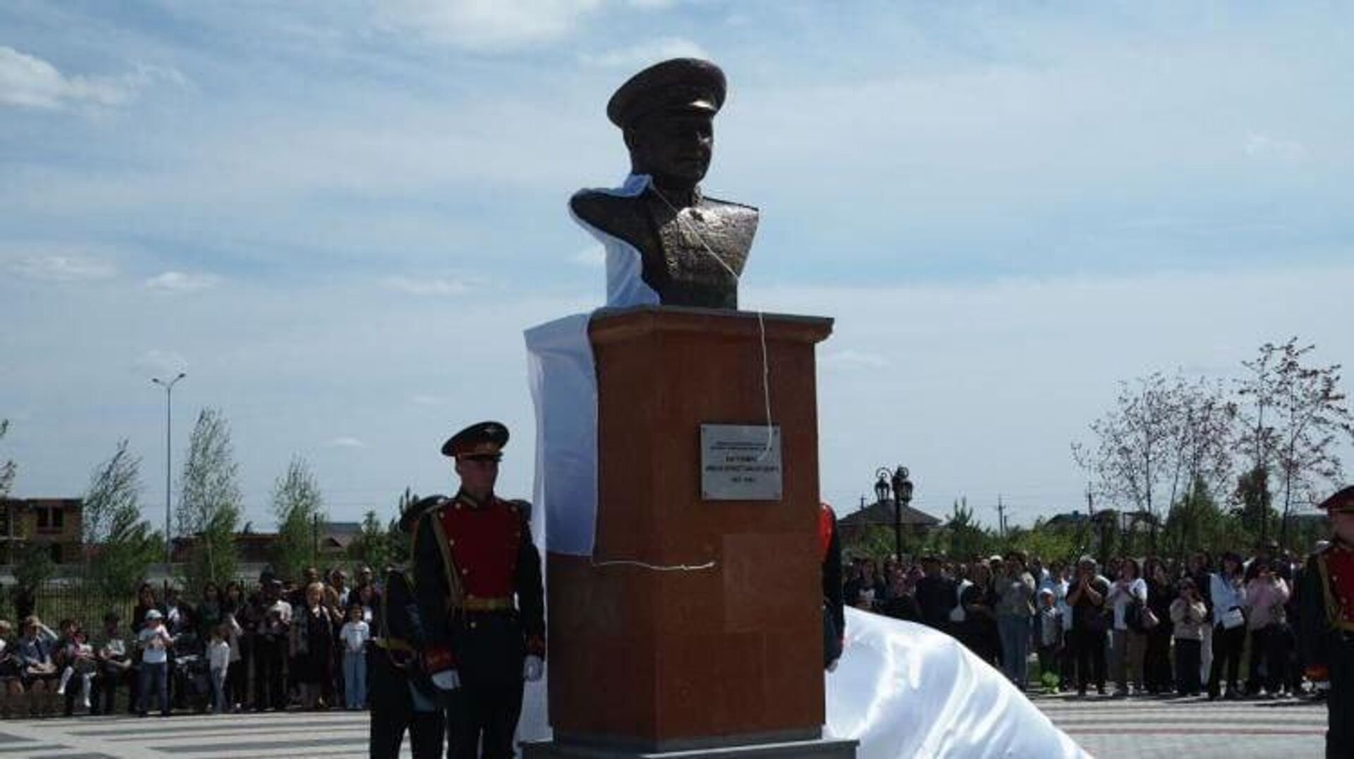 Памятник маршалу Баграмяну в Тюмени. - Sputnik Армения, 1920, 18.06.2023