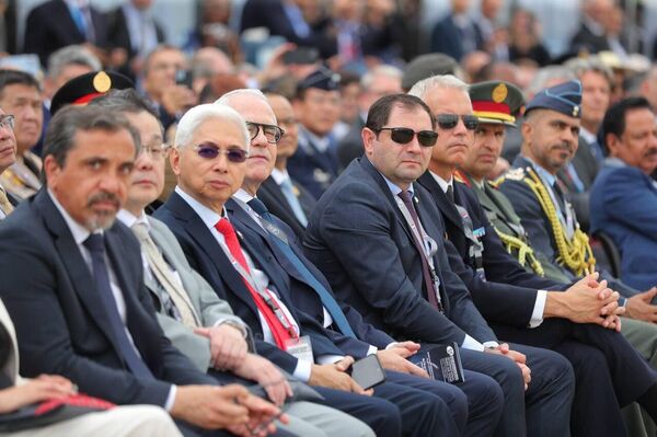Министр обороны Сурен Папикян принял участие в церемонии открытия Парижской авиационной выставки в Ле Бурже (19 июня 2023). Париж - Sputnik Армения