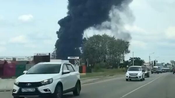 В Воронеже как сообщают в соцсетях, предположительно, горит нефтебаза недалеко от Ленинградской улицы - Sputnik Արմենիա