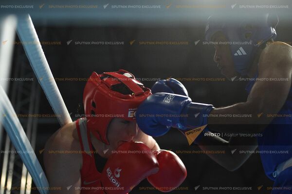 Ани Овсепян во время боя с представительницей команды Европейского олимпийского комитета Синди Нгамба в женской весовой категории до 75 кг. на III Европейских Летних Играх (25 июня 2023). Краков - Sputnik Армения