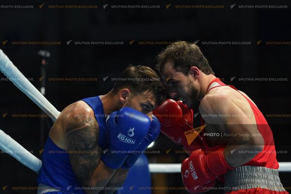 Нарек Ованнисян  во время боя с венгром Ричардом Ковачем в мужской весовой категории 63,5 кг. на III Европейских Летних Играх (25 июня 2023). Краков - Sputnik Армения