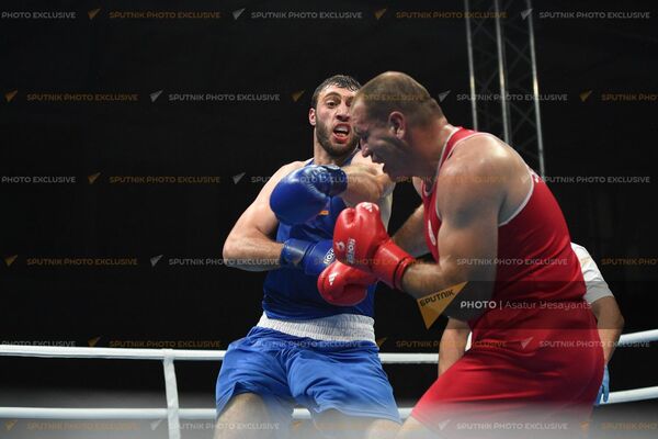 Давид Чалоян во время боя с сербом Владаном Бабичем в  мужской весовой категории 92+ кг. на III Европейских Летних Играх (25 июня 2023). Краков - Sputnik Армения