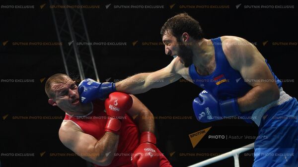 Давид Чалоян во время боя с сербом Владаном Бабичем в мужской весовой категории 92+ кг. на III Европейских Летних Играх (25 июня 2023). Краков - Sputnik Армения
