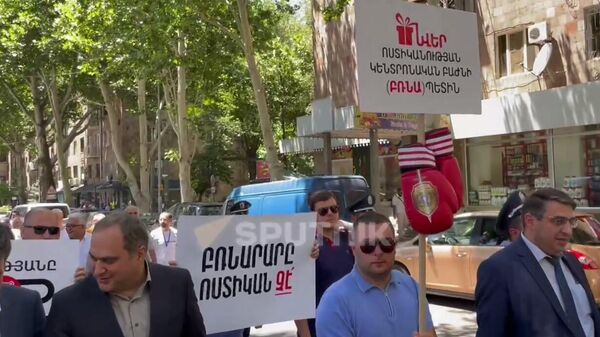 Փաստաբանները երթով գնում են ոստիկանության Կենտրոն բաժանմունք - Sputnik Արմենիա