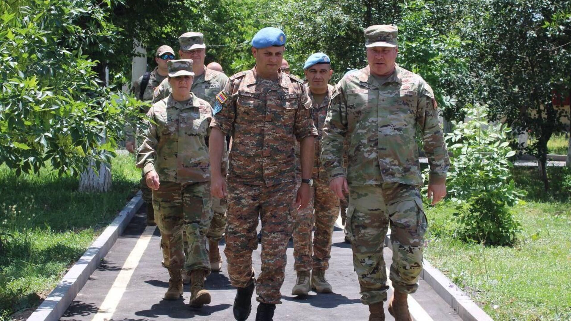 Комендант Национальной гвардии, бригадный генерал армии США Майкл Венерди посетил учебный центр бригады Зар (27 июня 2023) - Sputnik Армения, 1920, 27.06.2023