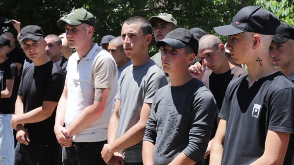 Շիրակի մարզի երիտասարդները մեկնեցին բանակ - Sputnik Արմենիա