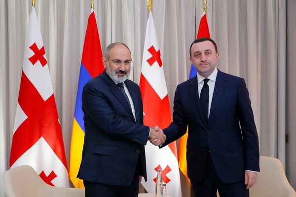 Հայաստանի և Վրաստանի վարչապետները հանդիպել են Բաթում քաղաքում - Sputnik Արմենիա