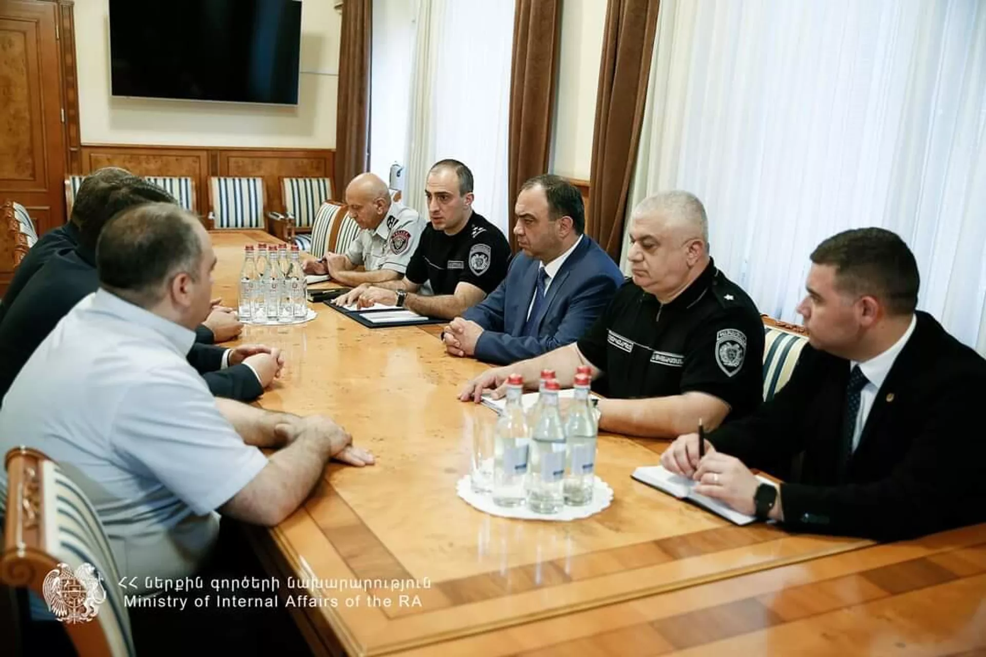 Министр внутренних дел Ваге Казарян принял председателя Палаты адвокатов Симона Бабаяна, руководителя Аппарата народного защитника Геворга Мкртчяна и ректора Академии адвокатов Ара Зограбяна (11 июля 2023). Еревaн - Sputnik Армения, 1920, 11.07.2023