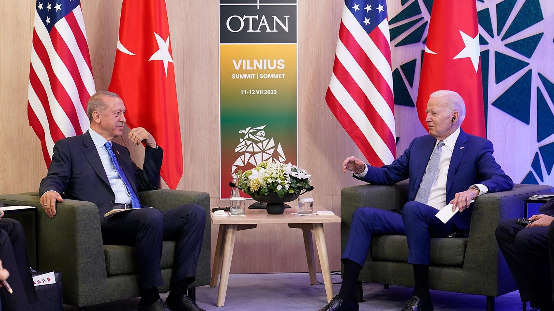Встреча президентов США и Турции Джо Байдена и Реджепа Тайипа Эрдогана на полях саммита НАТО (11 июля 2023). Вильнюс - Sputnik Армения, 1920, 11.07.2023