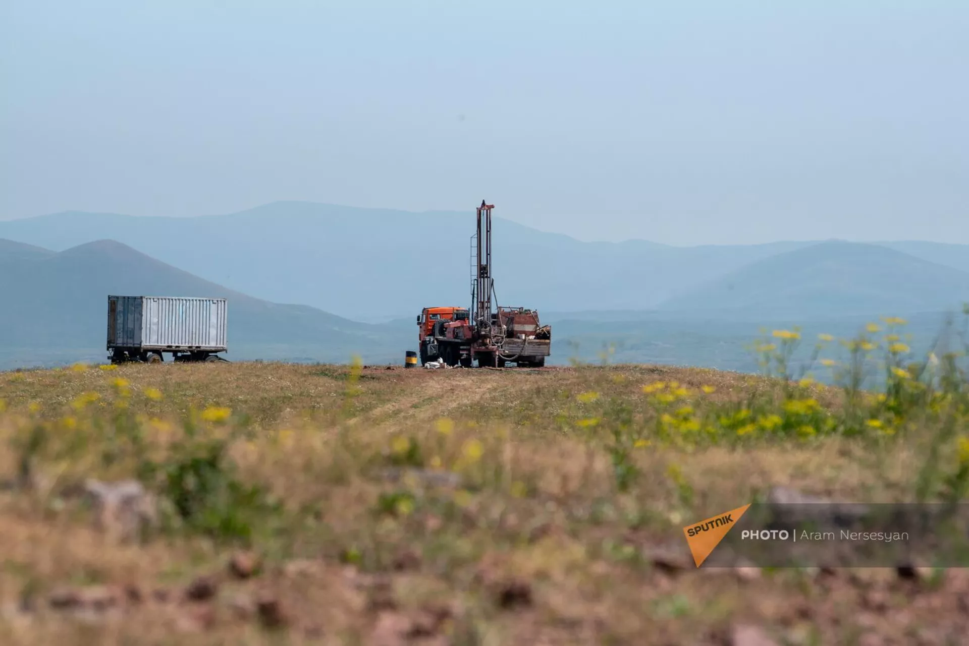 Раскопки древней Крепости Шамирам на вершине горы Атис Котайкской области - Sputnik Արմենիա, 1920, 14.07.2023