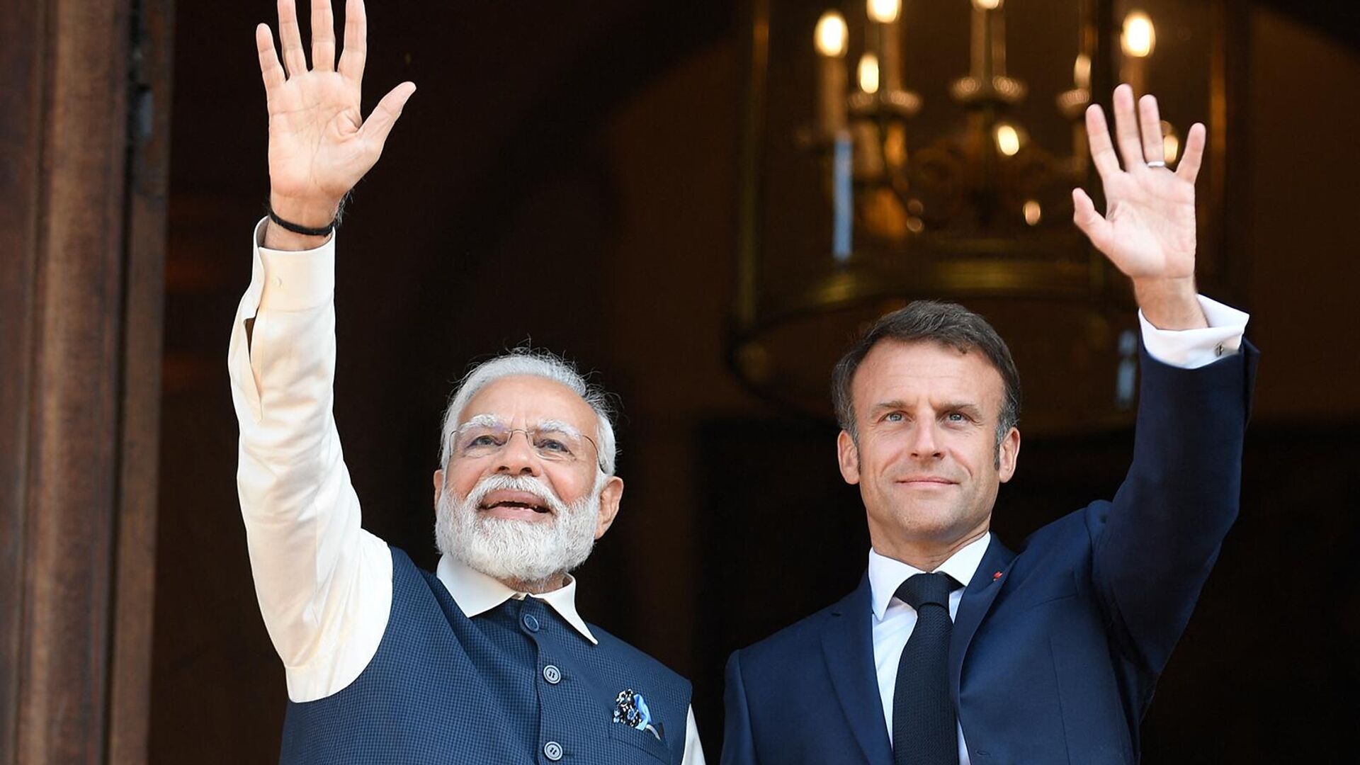 Президент Франции Эммануэль Макрон и премьер-министр Индии Нарендра Моди перед встречей в Министерстве иностранных дел (14 июля 2023). Париж - Sputnik Армения, 1920, 14.07.2023
