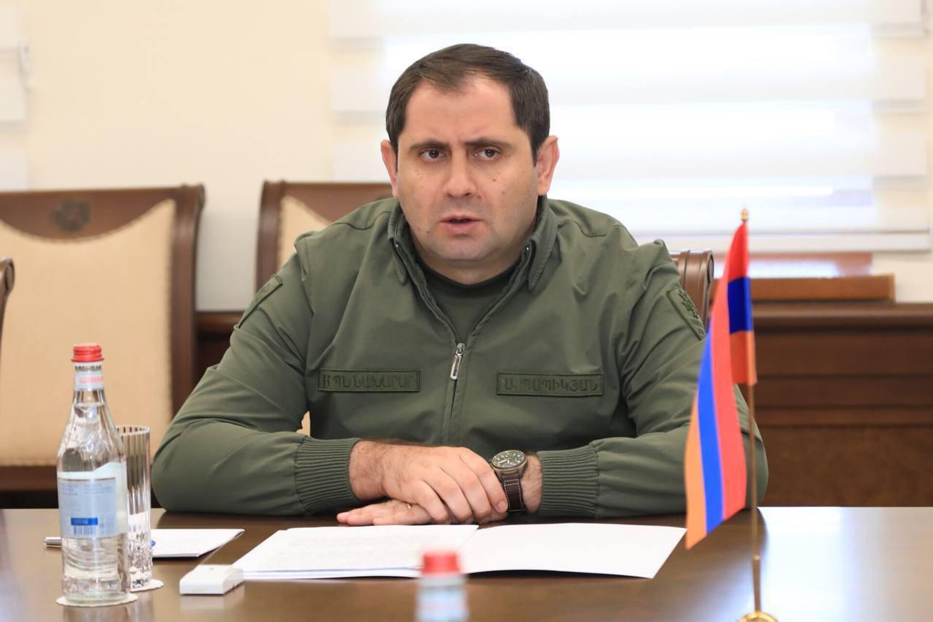 Министр обороны Сурен Папикян принял нового Чрезвычайного и полномочного посла ОАЭ Нариман Мохаммед Шариф Абдуллу АльМуллу (17 июпя 2023). Еревaн - Sputnik Արմենիա, 1920, 17.07.2023