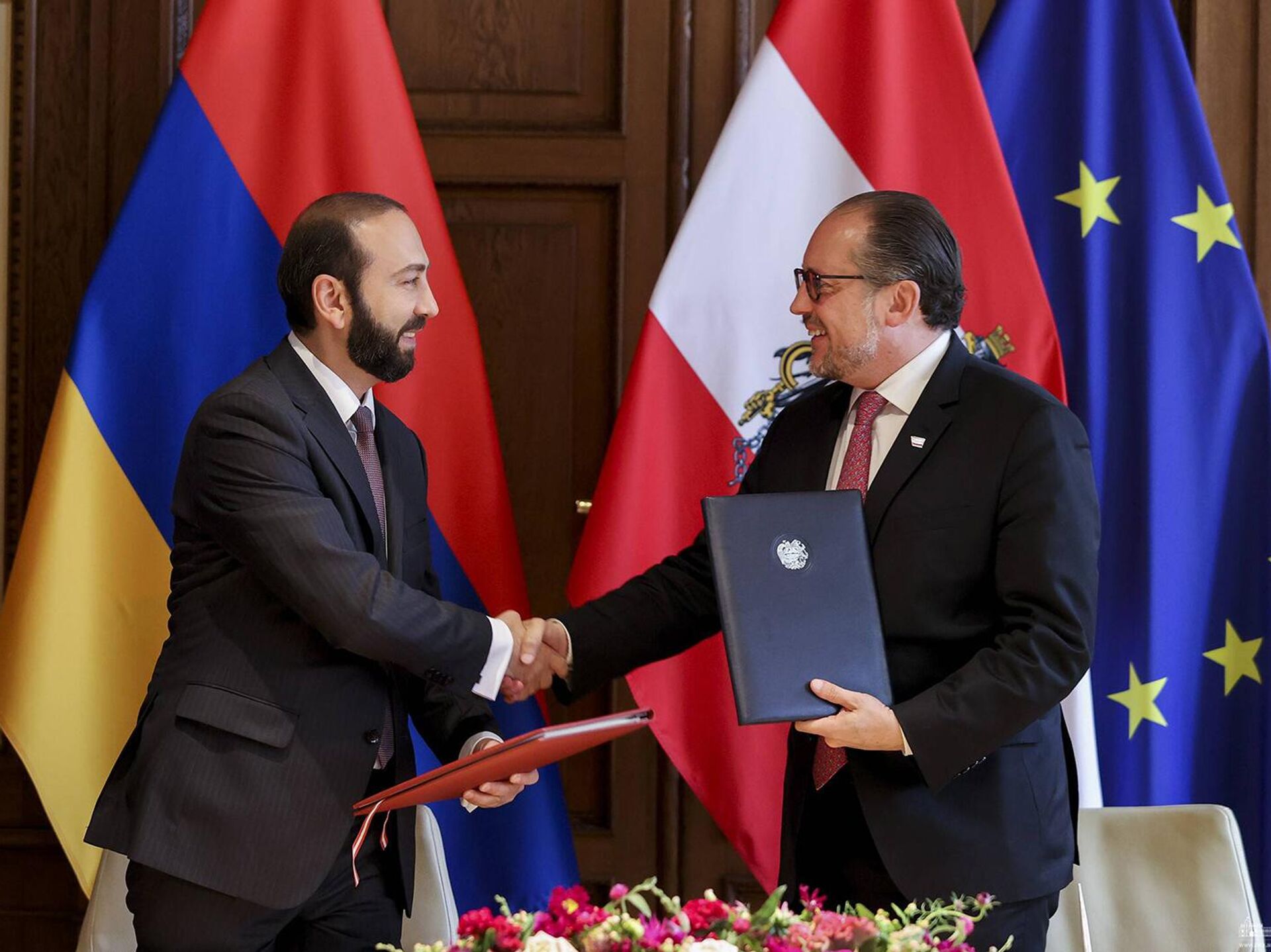 геворк ачемян. арцах армения. армения приостановила. армения приостановила. парламент армении при сержи.