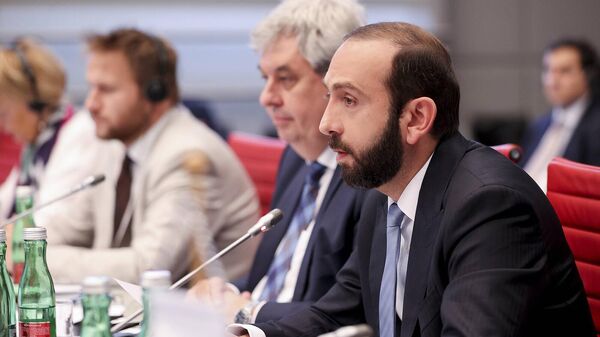 Министр иностранных дел Армении Арарат Мирзоян выступил на специальном заседании Постоянного совета ОБСЕ, созванном по требованию Армении (20 июля 2023). Вена - Sputnik Армения
