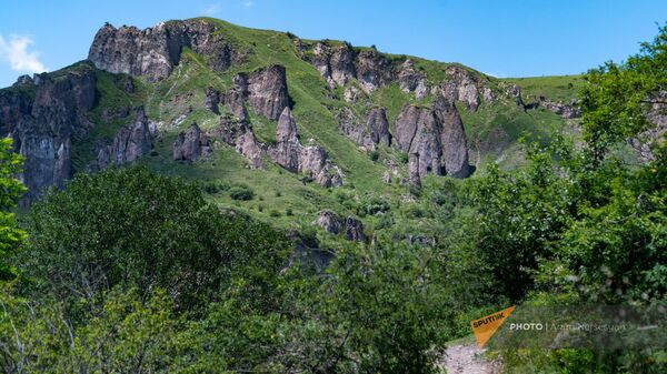 Вид на пещерный город Старого Хндзореска - Sputnik Армения