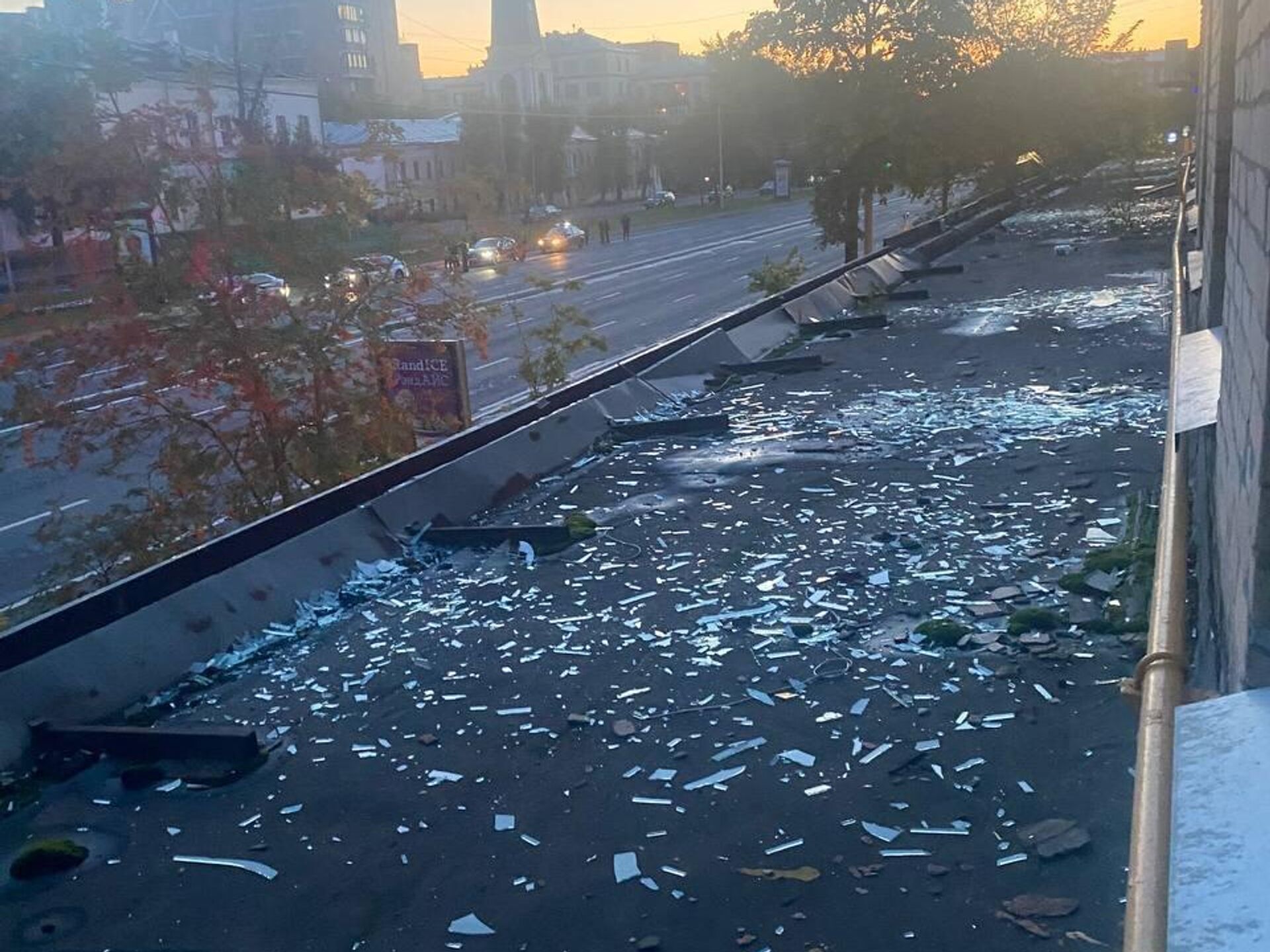 В москве прошел дождь. Ливень в Москве. Наводнение в Москве. Затопление Москвы. Москву затопило.