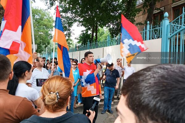 ՀՀԿ-ականները  հավաքվել են Հայաստանում Ֆրանսիայի դեսպանատան միջոցով - Sputnik Արմենիա