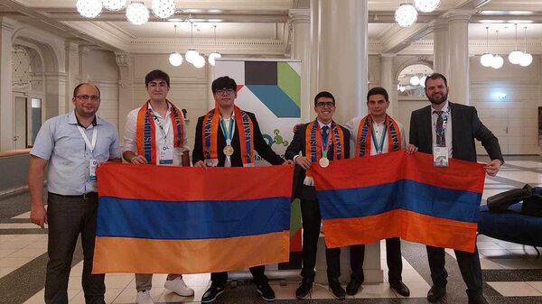 Армянские участники 55-й международной олимпиады по химии - Sputnik Армения