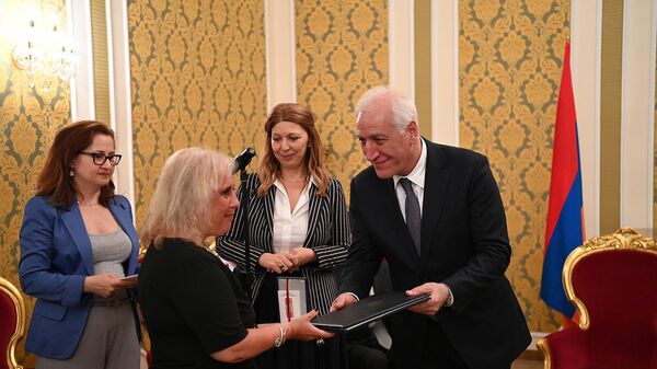 Президент Ваагн Хачатурян встретился с представителями армянской диаспоры Италии (25 июля 2023). Рим - Sputnik Армения