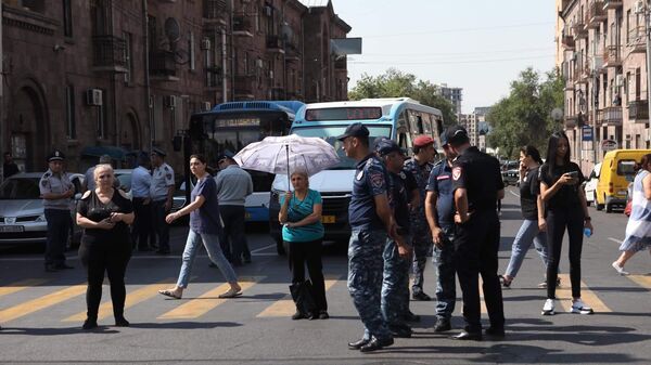 Անհետ կորած զինծառայողների ծնողների բողոքի ակցիան Երևանում - Sputnik Արմենիա