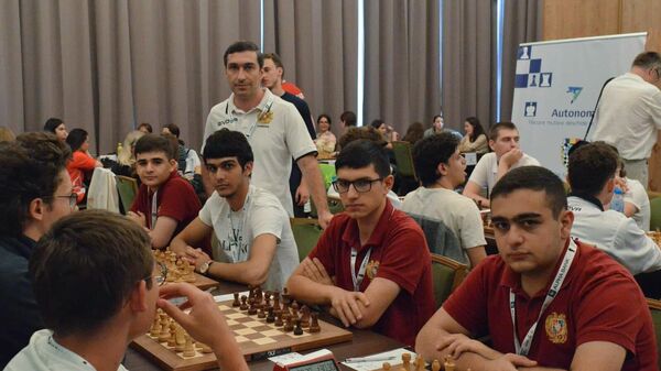 Юношеская сборная Армении по шахматам на командном чемпионате Европы  - Sputnik Армения