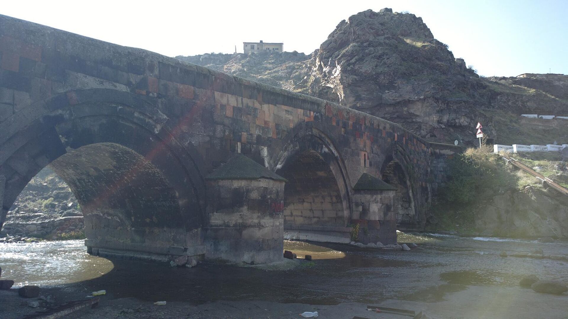 Средневековый мост над рекой Касах - Sputnik Армения, 1920, 28.07.2023