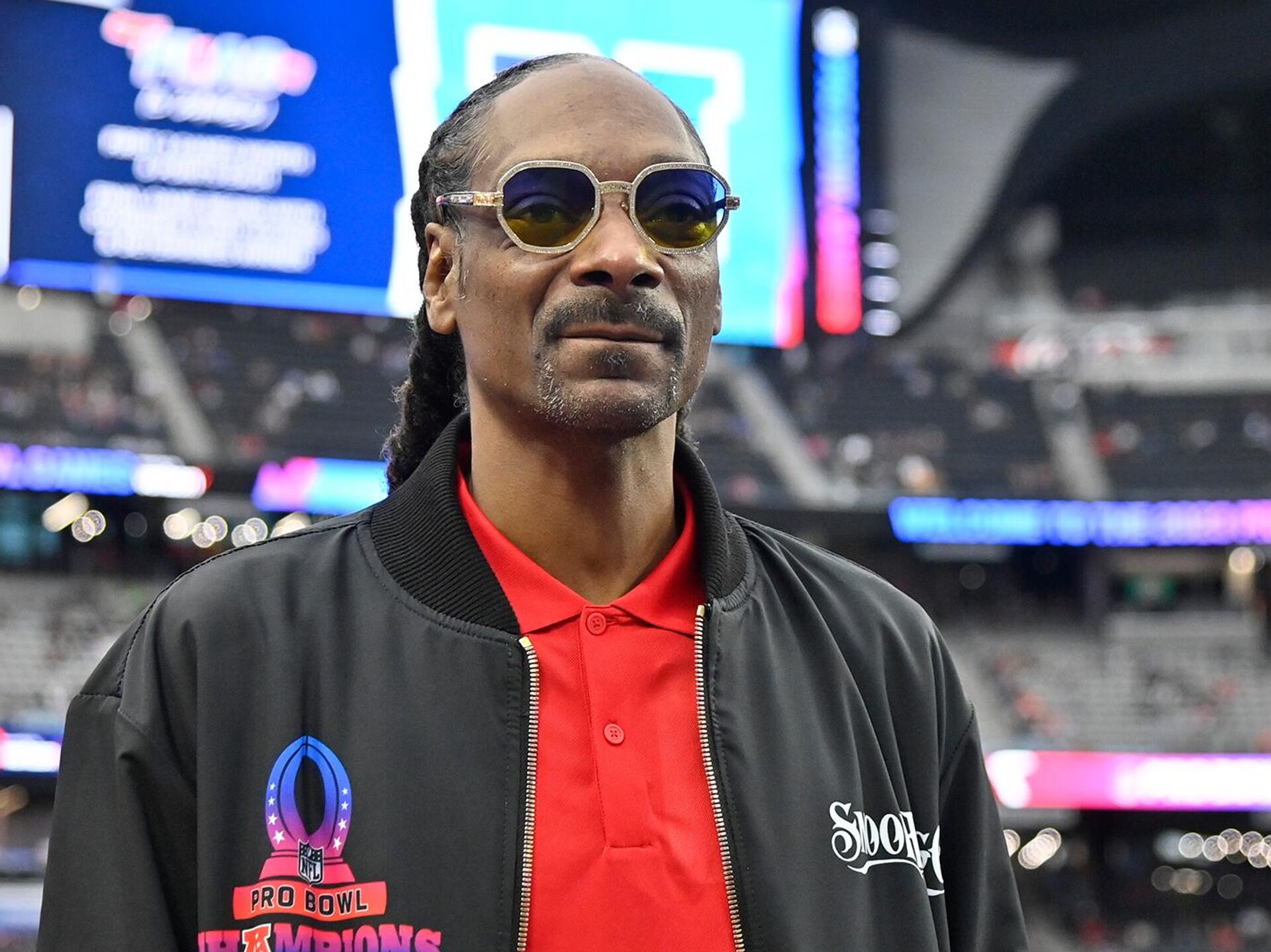 Медаль снуп дога. Снуп дог супербоул. Медаль снуп дога. Снуп дог на супер боул. Снуп дог сейчас 2020.