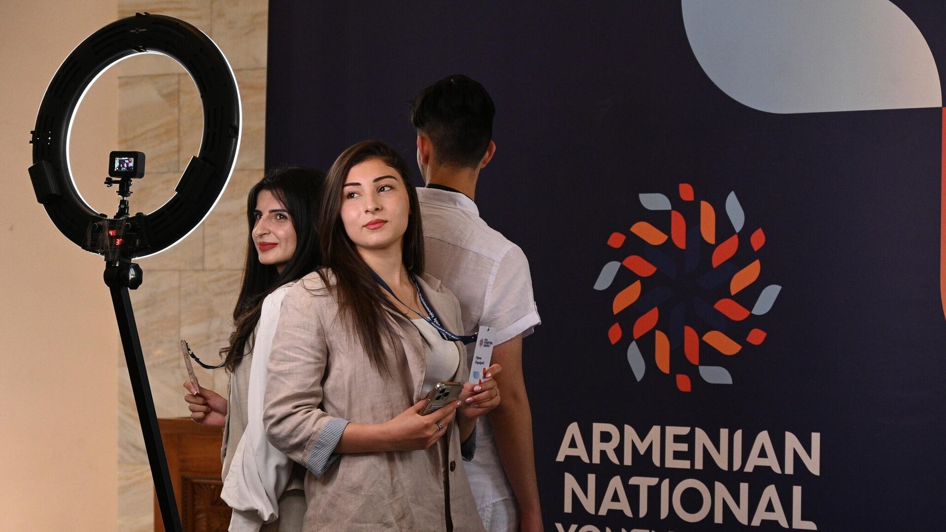Երևանում մեկնարկել է 600 սփյուռքահայ երիտասարդի մասնակցությամբ երիտասարդական համաժողովը - Sputnik Արմենիա, 1920, 01.08.2023
