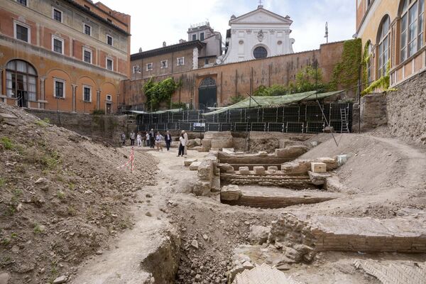 Археологи в Риме обнаружили, предположительно, остатки театра, построенного императором Нероном в первом веке нашей эры. - Sputnik Армения