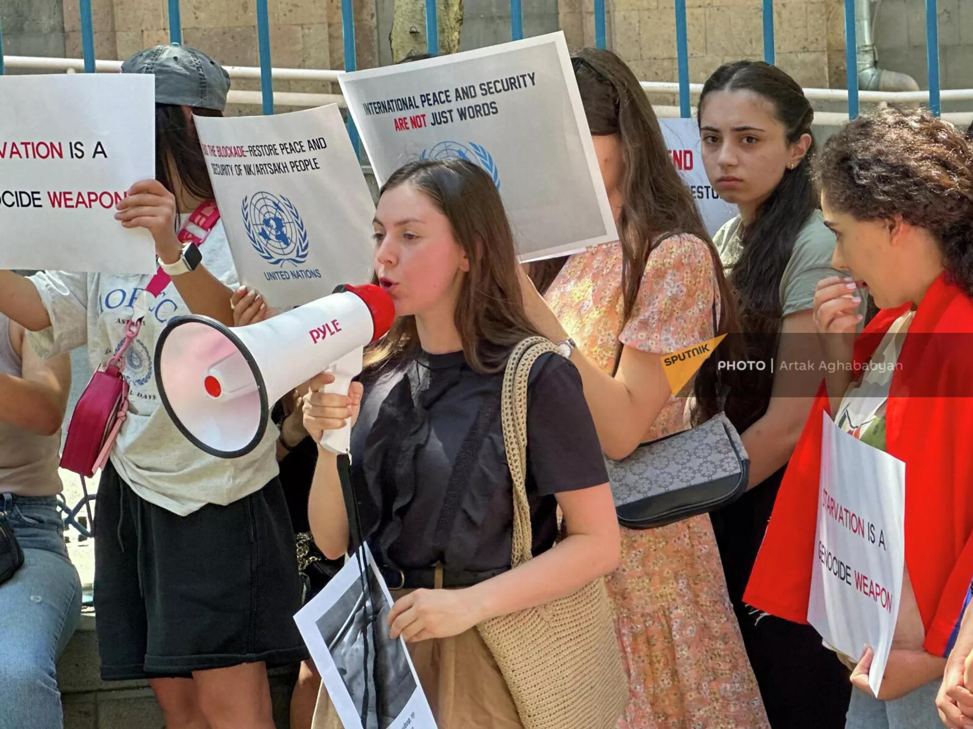 Акция протеста перед офисом ООН (16 августа 2023). Ереван - Sputnik Արմենիա, 1920, 16.08.2023
