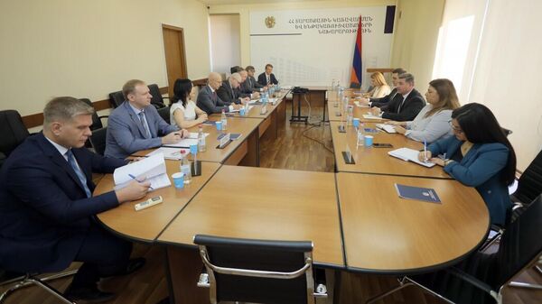Գնել Սանոսյանն ընդունել է Վյաչեսլավ Պավլովսկու գլխավորած պատվիրակությանը - Sputnik Արմենիա