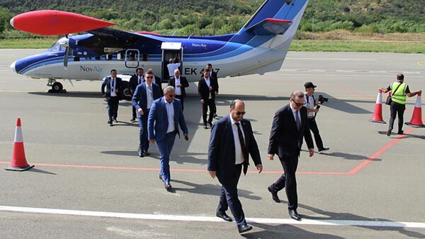Араик Арутюнян и Армен Григорян вылетели в Капан представительским рейсом - Sputnik Արմենիա