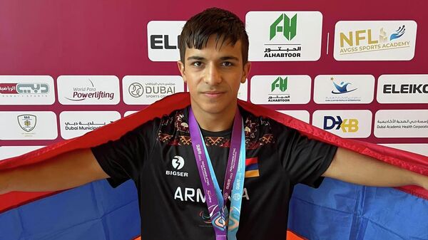 Хорен Цатурян занял первое место в весовой категории 49 кг на юношеском чемпионате мира по тяжелой атлетике в Дубае - Sputnik Армения
