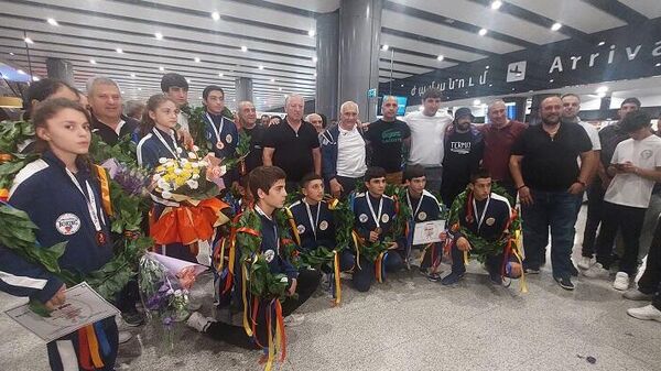 Армянские боксеры завоевали рекордные 13 медалей на чемпионате Европы среди юниоров - Sputnik Армения