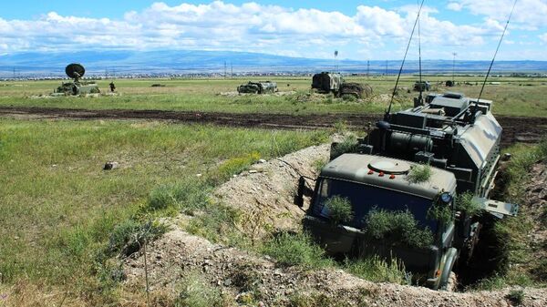 Связисты ЮВО проводят учения при повышенной помеховой обстановке на военном полигоне в Армении - Sputnik Армения