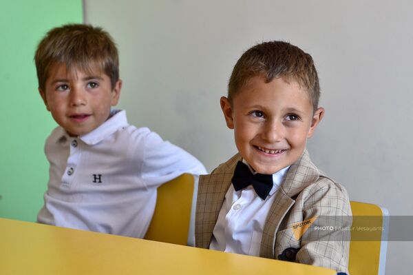 Զորակերտի միջնակարգ դպրոցի առաջին դասարանցիները&#x60; Հմայակն ու Խաչիկը - Sputnik Արմենիա