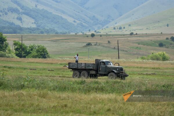 Ուրասարի բնակիչները գյուղատնտեսական աշխատանքներ են կատարում - Sputnik Արմենիա