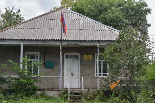 Здание сельской администрации Урасара - Sputnik Армения